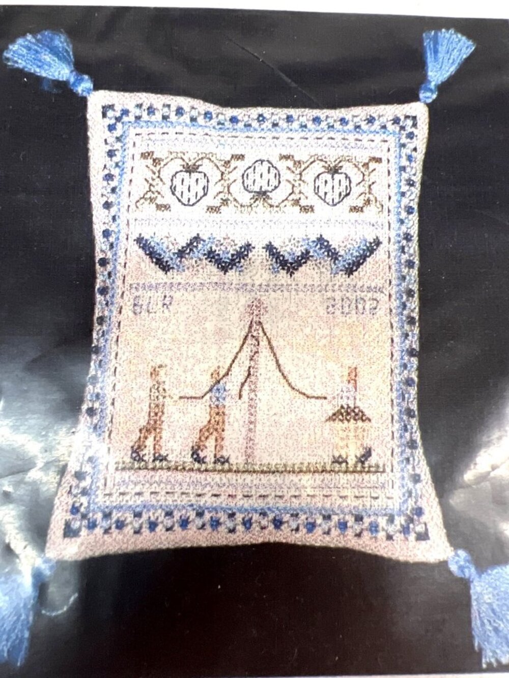 Periwinkle Promises May Pole Silk & 29 Count Linen Sampler Kit